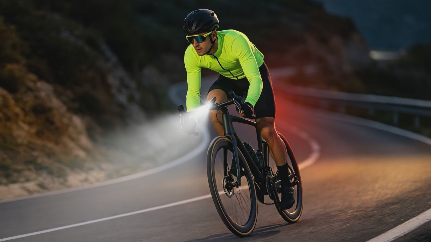 Zewdov 1200LM Bike Light, 2600mAh USB Rechargeable, 2 Ultra Bright LED